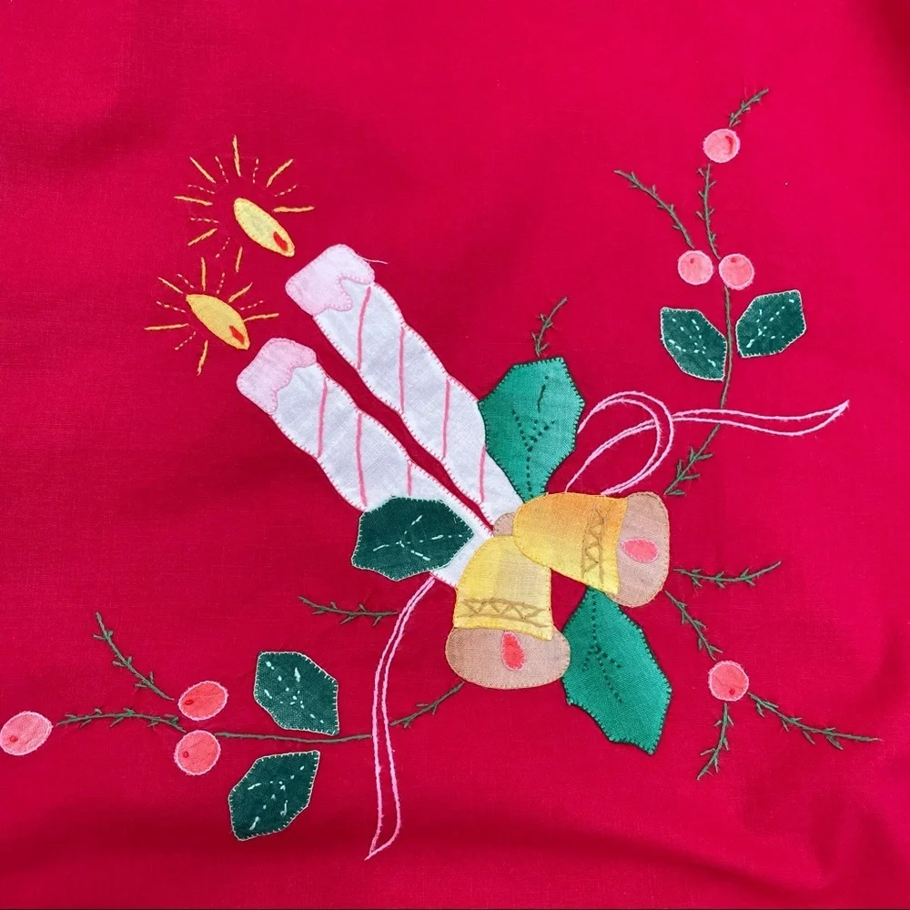 Vintage Appliquéd Christmas Tablecloth Red Large‎ Kitchen Holiday Xmas Festive